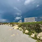 Modern Apartment Near The Airport