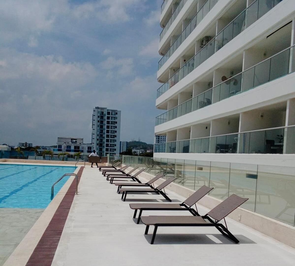 Modern Near The Airport Apartamento *