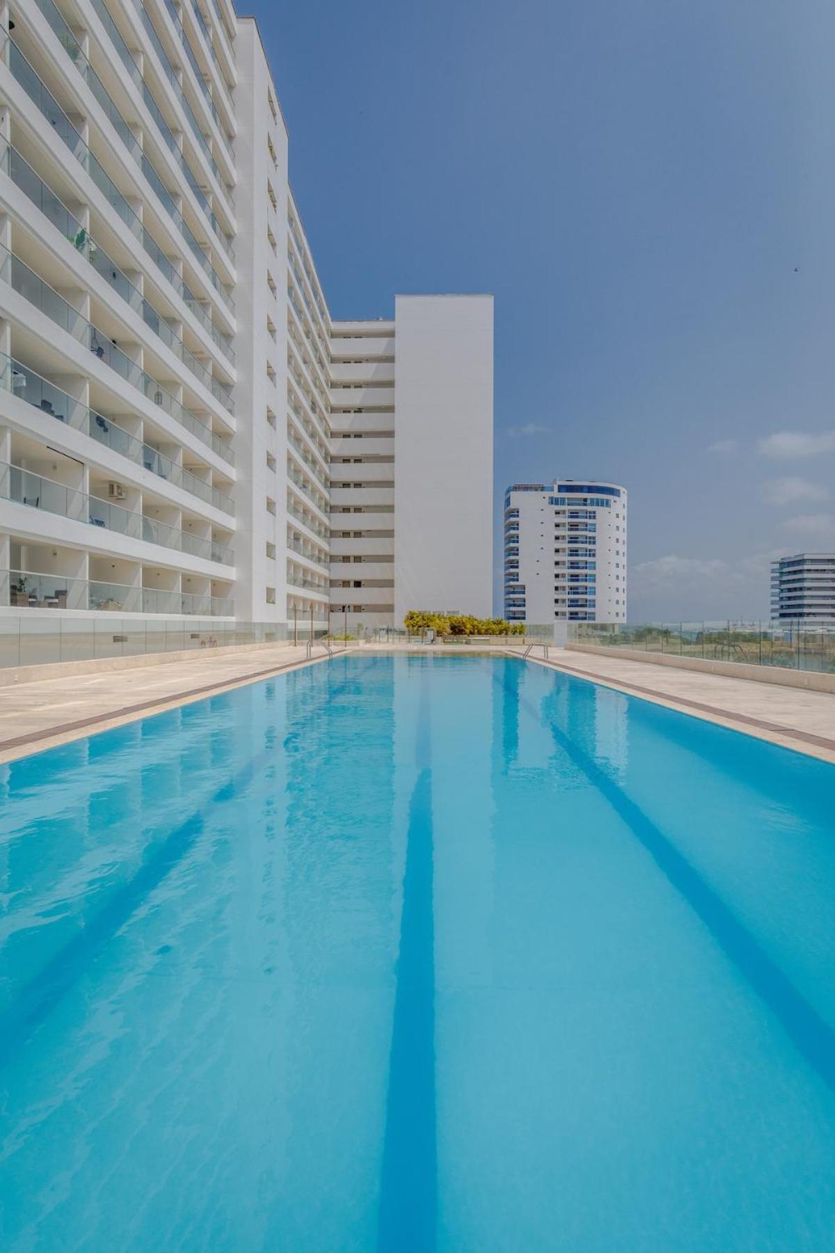 Modern Near The Airport Apartamento *